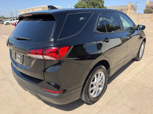 Used 2023 Chevrolet Equinox LS w/ LS Convenience Package FWD image 6