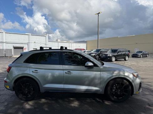 Used 2022 Audi Q5 e Premium Plus w/ Premium Plus Package AWD/4WD image 8