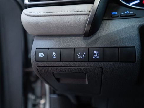 Used 2019 Toyota Camry LE FWD image 22