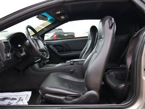 Used 2001 Chevrolet Camaro Z28 w/ Sport Appearance Pkg image 13