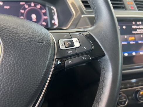 Certified 2020 Volkswagen Tiguan SEL w/ Tiguan Three-Row MDO Package FWD image 33