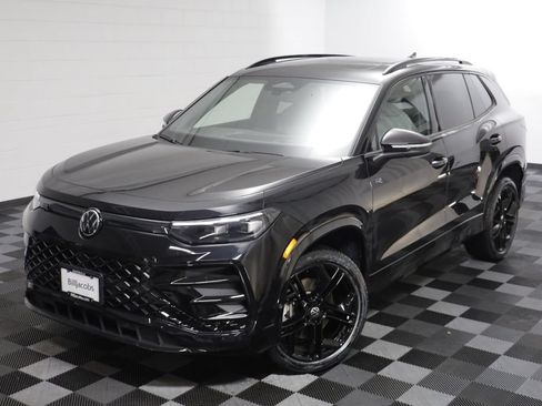 Used 2026 Volkswagen Tiguan SE R-Line AWD/4WD image 2