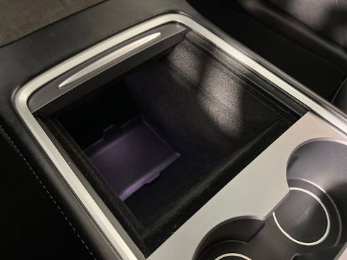 Used 2025 Tesla Model Y Long Range image 28