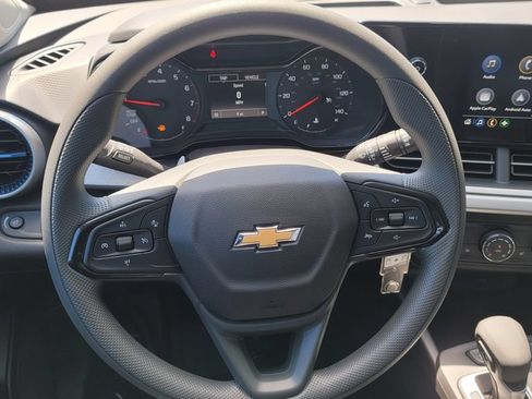 New 2026 Chevrolet Trax LS w/ LS Convenience Package FWD image 19