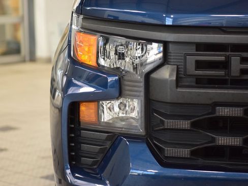 Used 2023 Chevrolet Silverado 1500 Custom AWD/4WD image 12