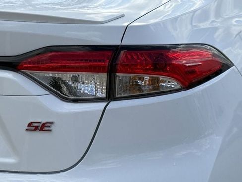 Used 2025 Toyota Corolla SE image 7