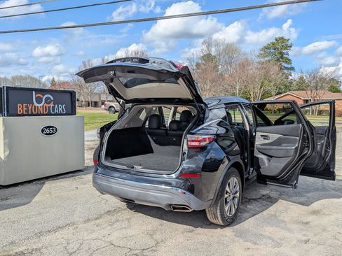 Used 2017 Nissan Murano SV FWD image 13