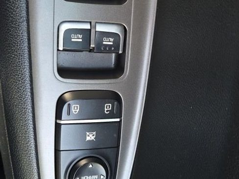 Used 2019 Kia Optima S image 16