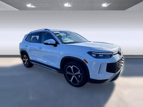 New 2026 Volkswagen Tiguan SE FWD image 19