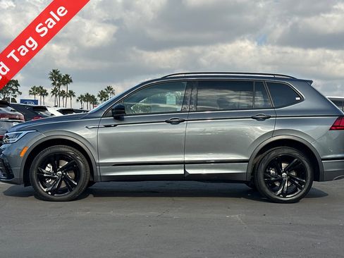 Certified 2024 Volkswagen Tiguan SE R-Line image 7