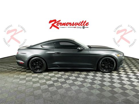 Used 2017 Ford Mustang Coupe image 8