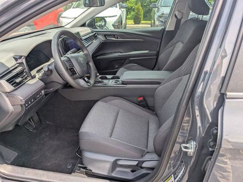 Used 2025 Toyota Camry LE AWD/4WD image 13