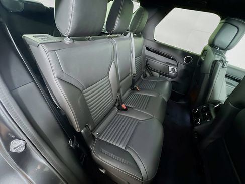 Certified 2025 Land Rover Discovery S AWD/4WD image 30