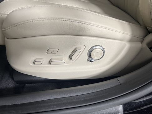 Used 2022 Genesis G80 2.5T w/ Prestige Package image 20