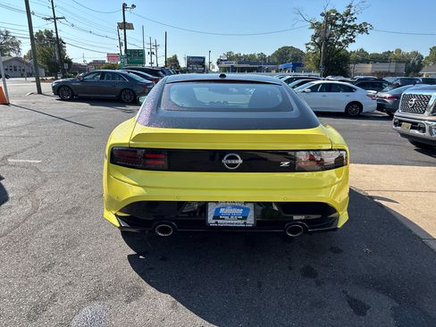 Used 2024 Nissan Z Performance w/ Floor Mat Package image 6