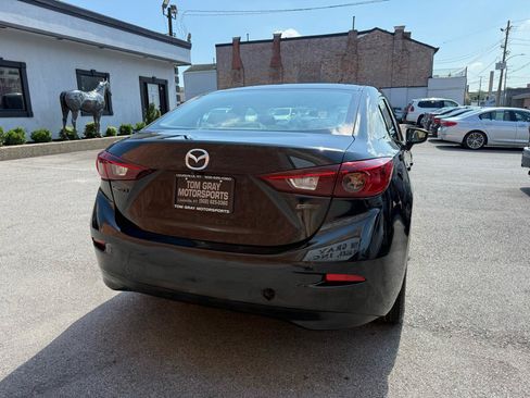 Used 2018 MAZDA MAZDA3 Sport FWD image 3