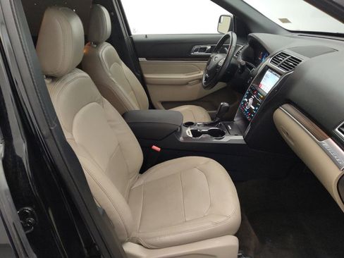 Used 2018 Ford Explorer Limited image 21
