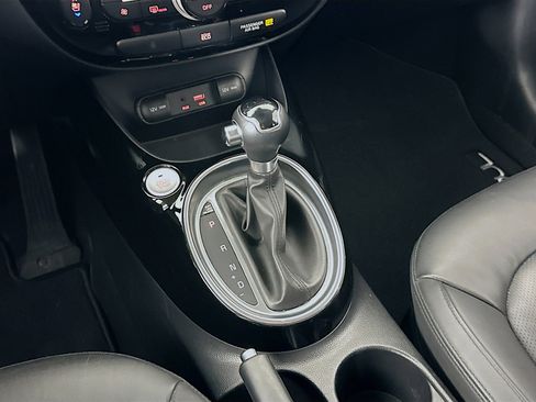 Used 2016 Kia Soul ! w/ Premium Package image 24