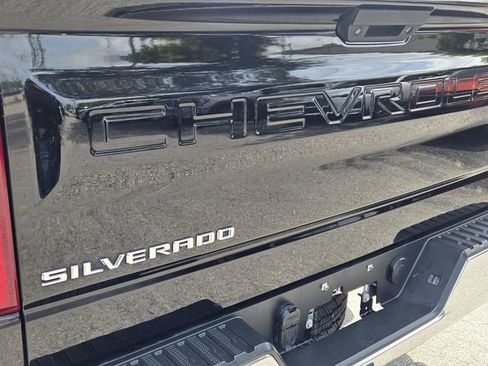 Used 2019 Chevrolet Silverado 1500 LT w/ Trailering Package RWD image 9