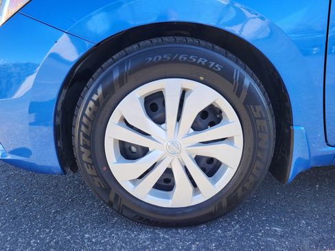 Used 2021 Nissan Versa S image 29