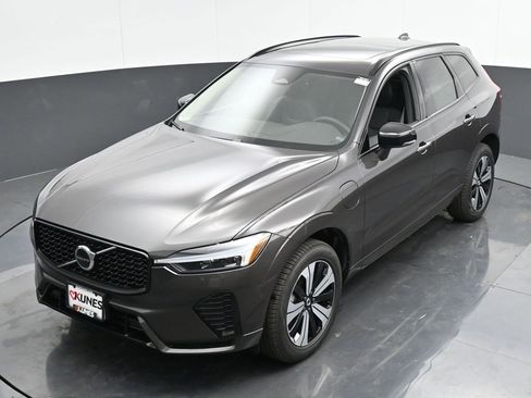 New 2025 Volvo XC60 T8 Core w/ Protection Package Premier image 36