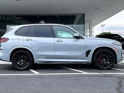 Used 2025 BMW X5 sDrive40i w/ M Sport Package image 33