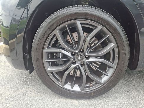 Used 2024 Maserati Levante GT Ultima AWD/4WD image 19