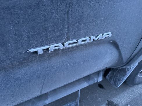 Used 2019 Toyota Tacoma TRD Sport image 20