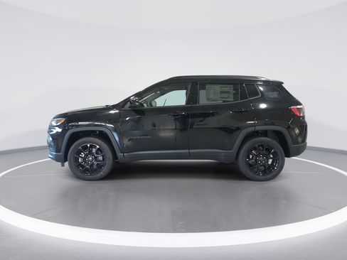 New 2026 Jeep Compass Latitude AWD/4WD image 5