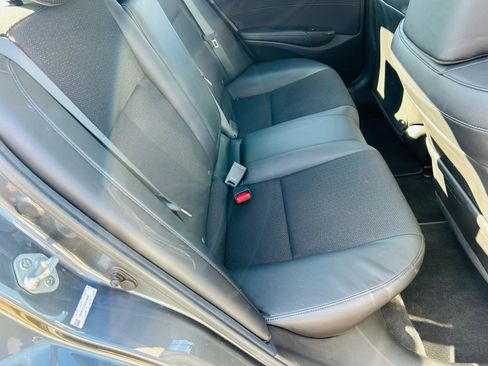 Used 2013 Acura ILX AT image 29