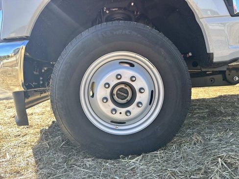 Used 2025 Ford F350 XLT w/ 360-Degree Camera Package image 11