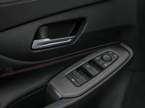 New 2026 Nissan Sentra SR w/ Floor Mat Package FWD image 15