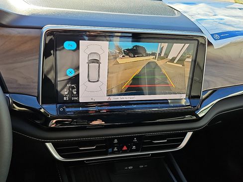 New 2026 Volkswagen Atlas SE image 16