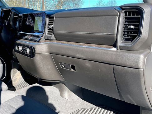 Used 2022 Chevrolet Silverado 1500 LT image 21