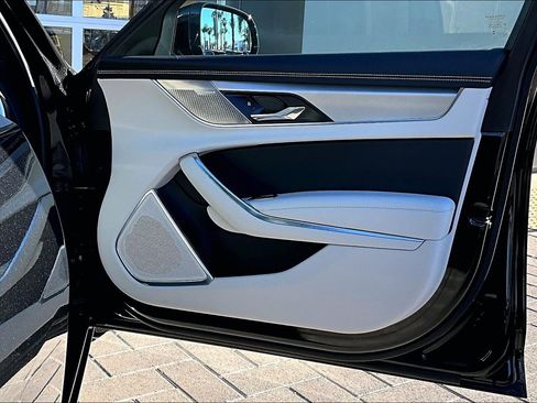 Used 2024 Jaguar XF R-Dynamic SE image 23