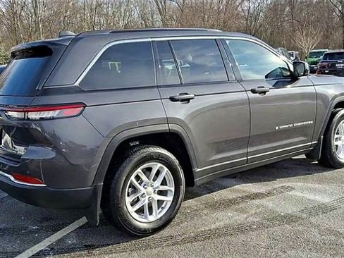 Used 2025 Jeep Grand Cherokee Laredo X image 8