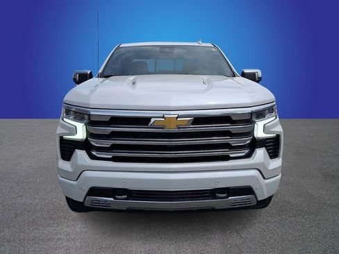 Used 2023 Chevrolet Silverado 1500 High Country w/ Technology Package image 2