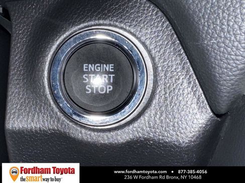 Used 2025 Toyota RAV4 XLE AWD/4WD image 25
