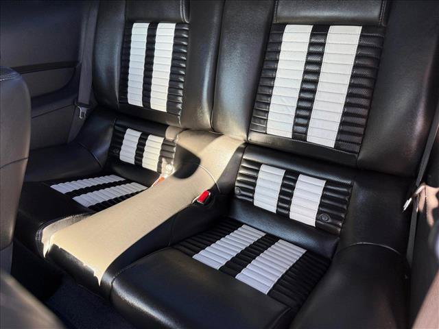 Used 2010 Ford Mustang Shelby GT500 RWD image 17
