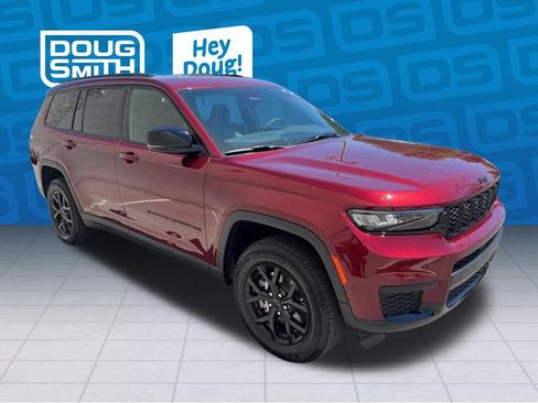 Used 2025 Jeep Grand Cherokee L Laredo AWD/4WD image 7