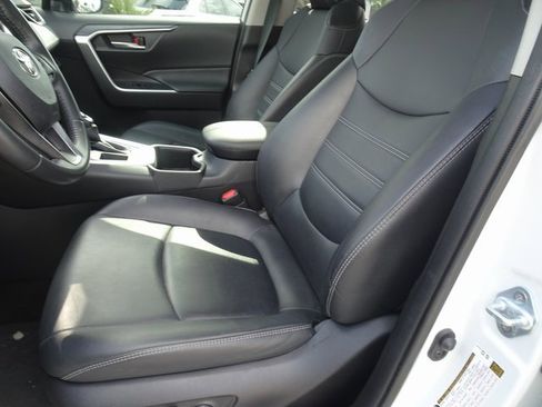 Used 2023 Toyota RAV4 XLE Premium image 7