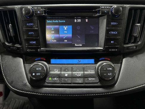 Used 2017 Toyota RAV4 XLE AWD/4WD image 21