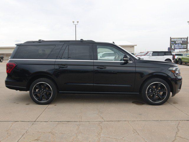 Used 2023 Ford Expedition Max Limited AWD/4WD image 5