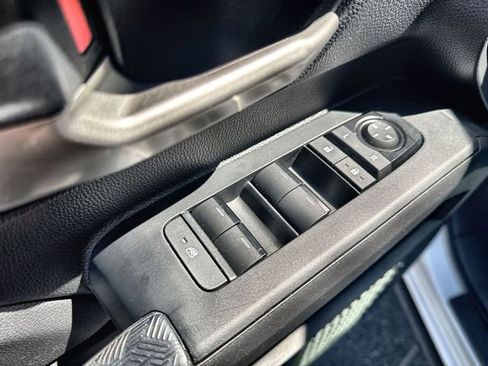 Used 2024 Toyota Tacoma TRD Off-Road image 22