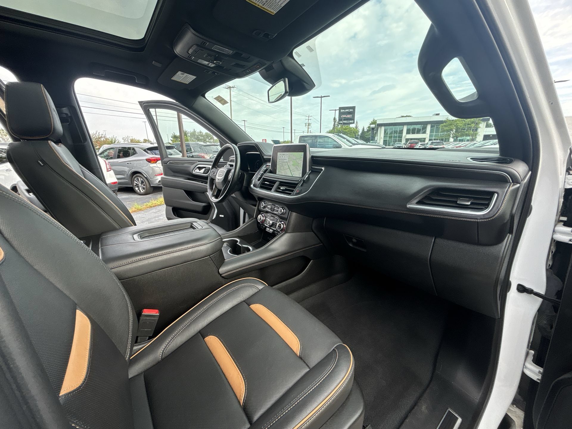 Used 2023 GMC Yukon AT4 AWD/4WD image 30