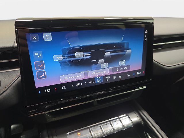 New 2026 Lincoln Nautilus Premier w/ Jet Appearance Package AWD/4WD image 21
