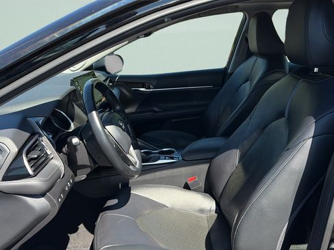 Used 2021 Toyota Camry XLE w/ Navigation Package AWD/4WD image 9