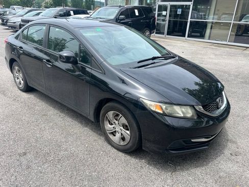 Used 2013 Honda Civic LX image 2