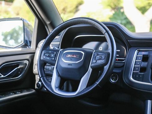 Used 2022 GMC Yukon SLT w/ SLT Premium Package image 20