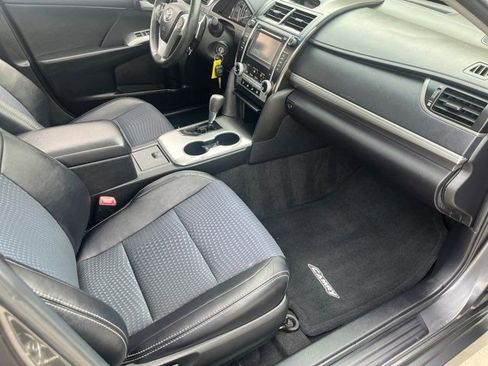 Used 2013 Toyota Camry SE image 6